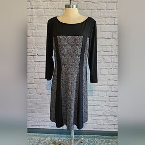 BLACK DRESS W/ DESIGN